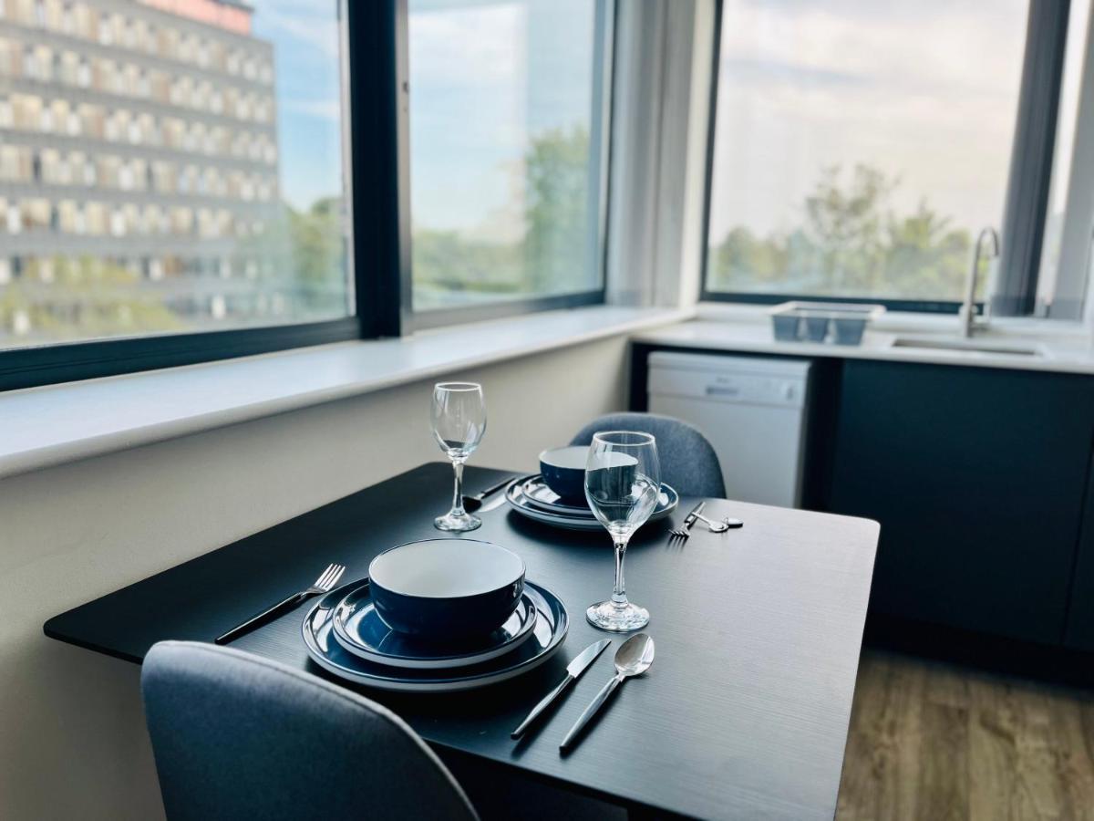 Stunning One Bedroom Apartment In Old Trafford مانشستر المظهر الخارجي الصورة