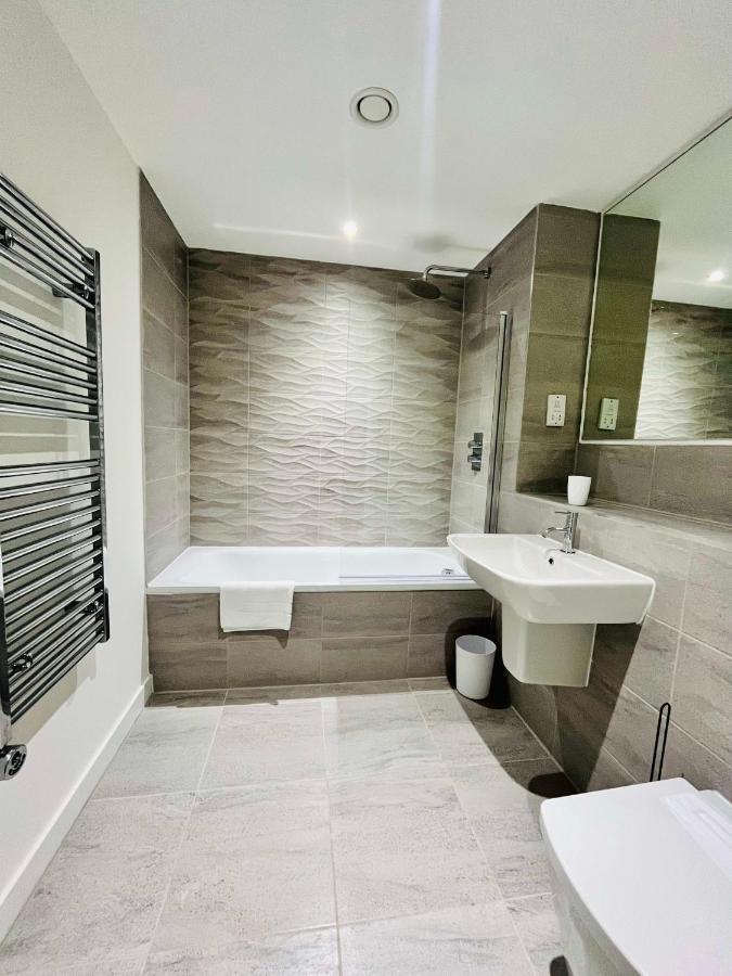 Stunning One Bedroom Apartment In Old Trafford مانشستر المظهر الخارجي الصورة
